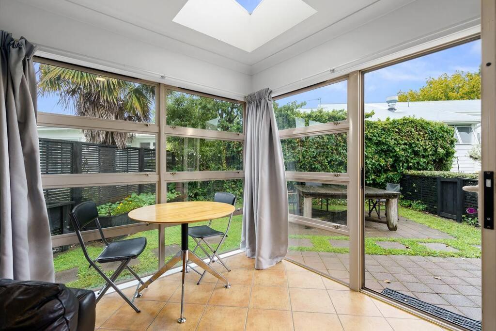 Sunny, Quiet, 2-Bedroom Unit In Fabulous Location! Cambridge Luaran gambar